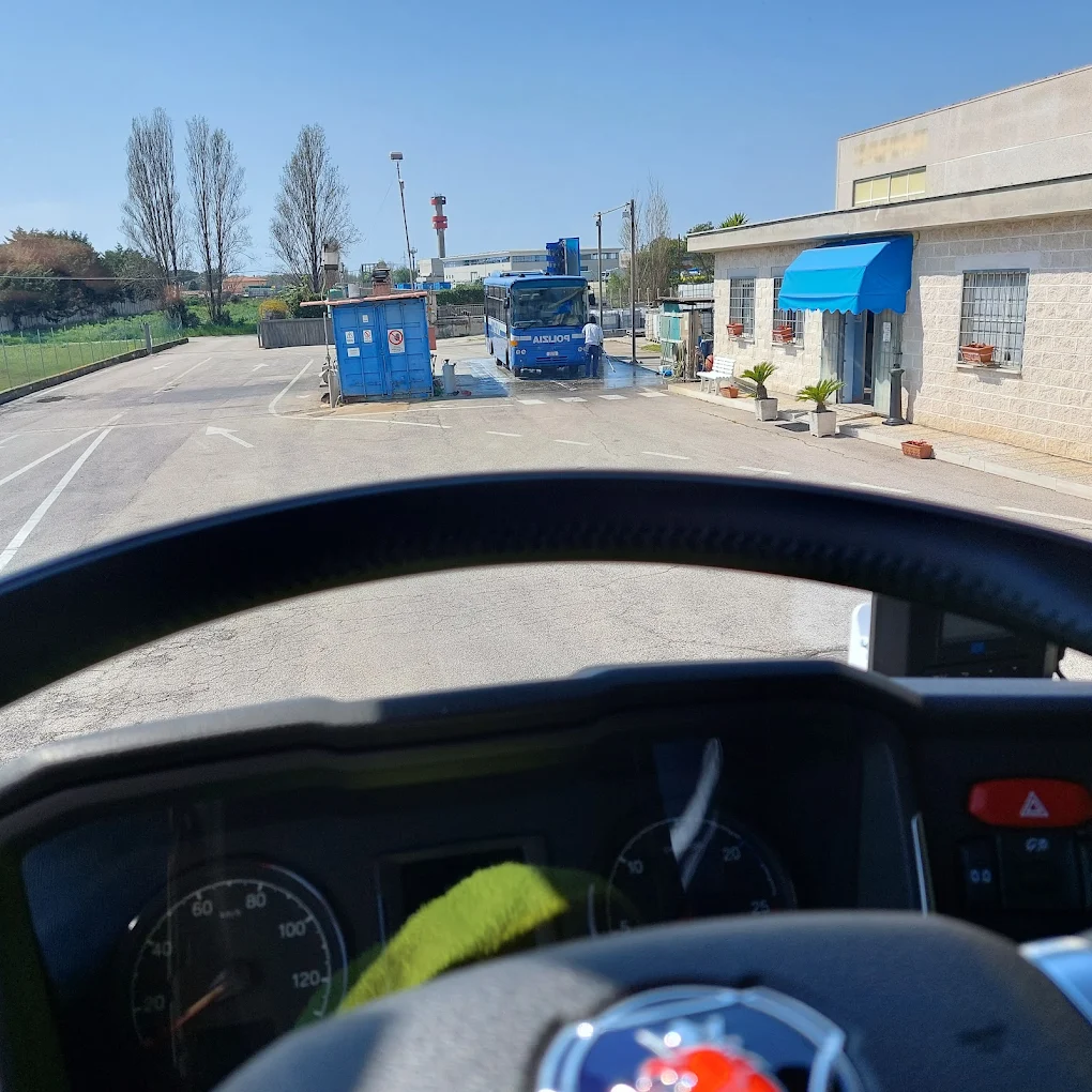 Lavaggio esterno mezzi